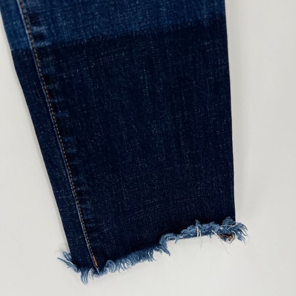 Cabi 3937 Slim Boyfriend Jean Star Print Raw Hem Denim Celebrity Wash Size 2 - Picture 2 of 11